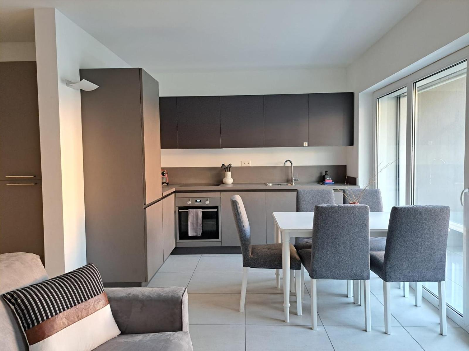 Urban Residence By Quokka 360 - Modern Apartments In Лугано Екстер'єр фото